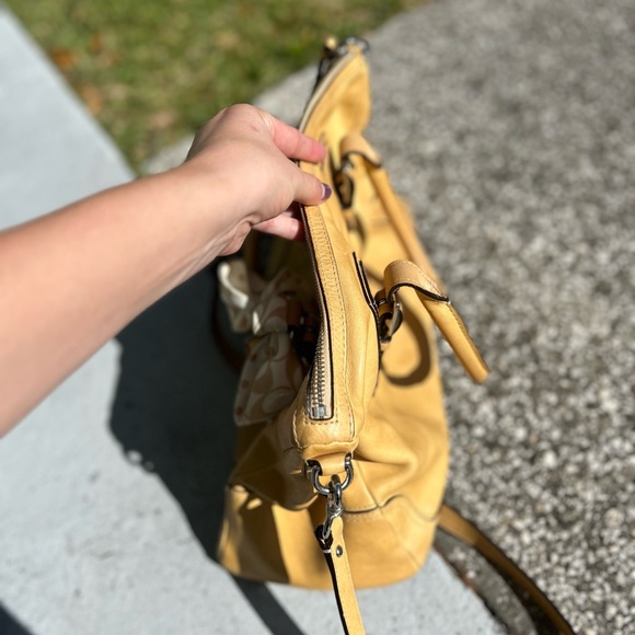 Coach Hampton/Hamilton Satchel (Leather + Scarf) - Picture 4 of 6